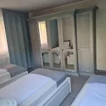 Sehr Grosse 5 Mit Garten Und Terasse Apartment Wiesbaden