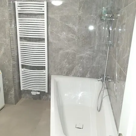 Sehr Grosse 5 Mit Garten Und Terasse Apartmán *