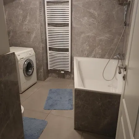 Sehr Grosse 5 Mit Garten Und Terasse *