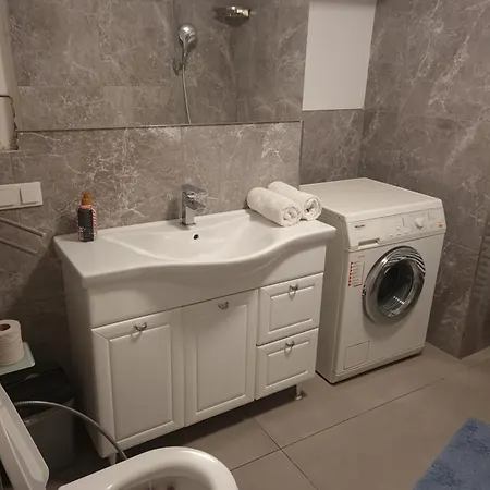 Sehr Grosse 5 Mit Garten Und Terasse *