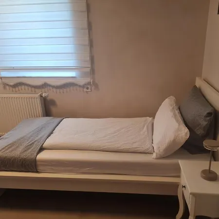 Sehr Grosse 5 Mit Garten Und Terasse Apartmán