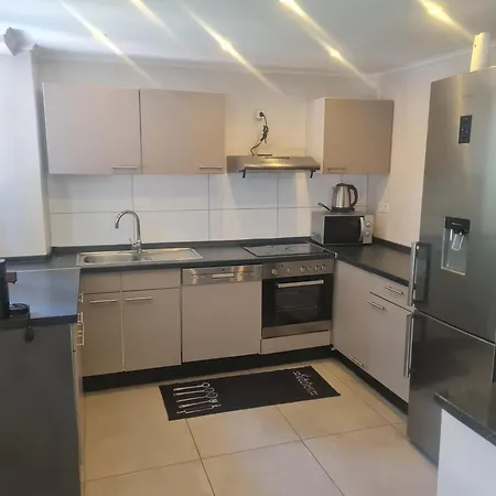 Sehr Grosse 5 Mit Garten Und Terasse Apartmán *