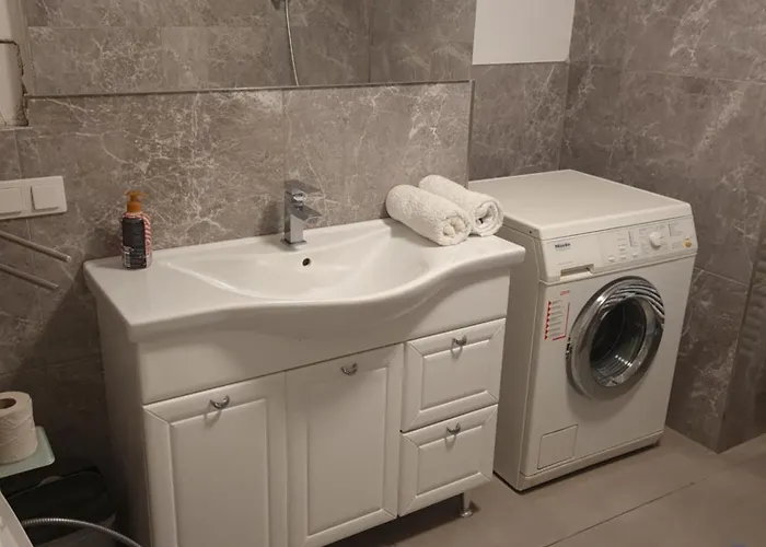 Sehr Grosse 5 Mit Garten Und Terasse *