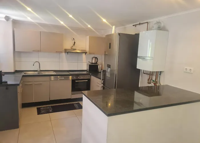 Sehr Grosse 5 Mit Garten Und Terasse