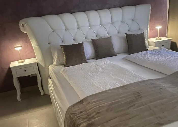 Sehr Grosse 5 Mit Garten Und Terasse 아파트