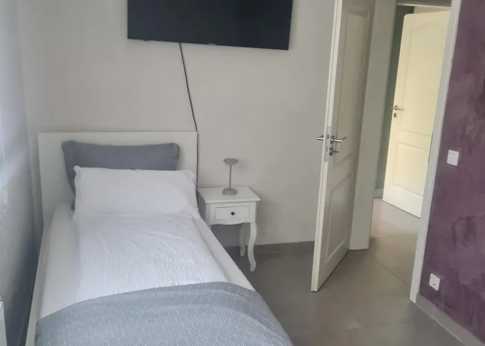 Sehr Grosse 5 Mit Garten Und Terasse * 비스바덴